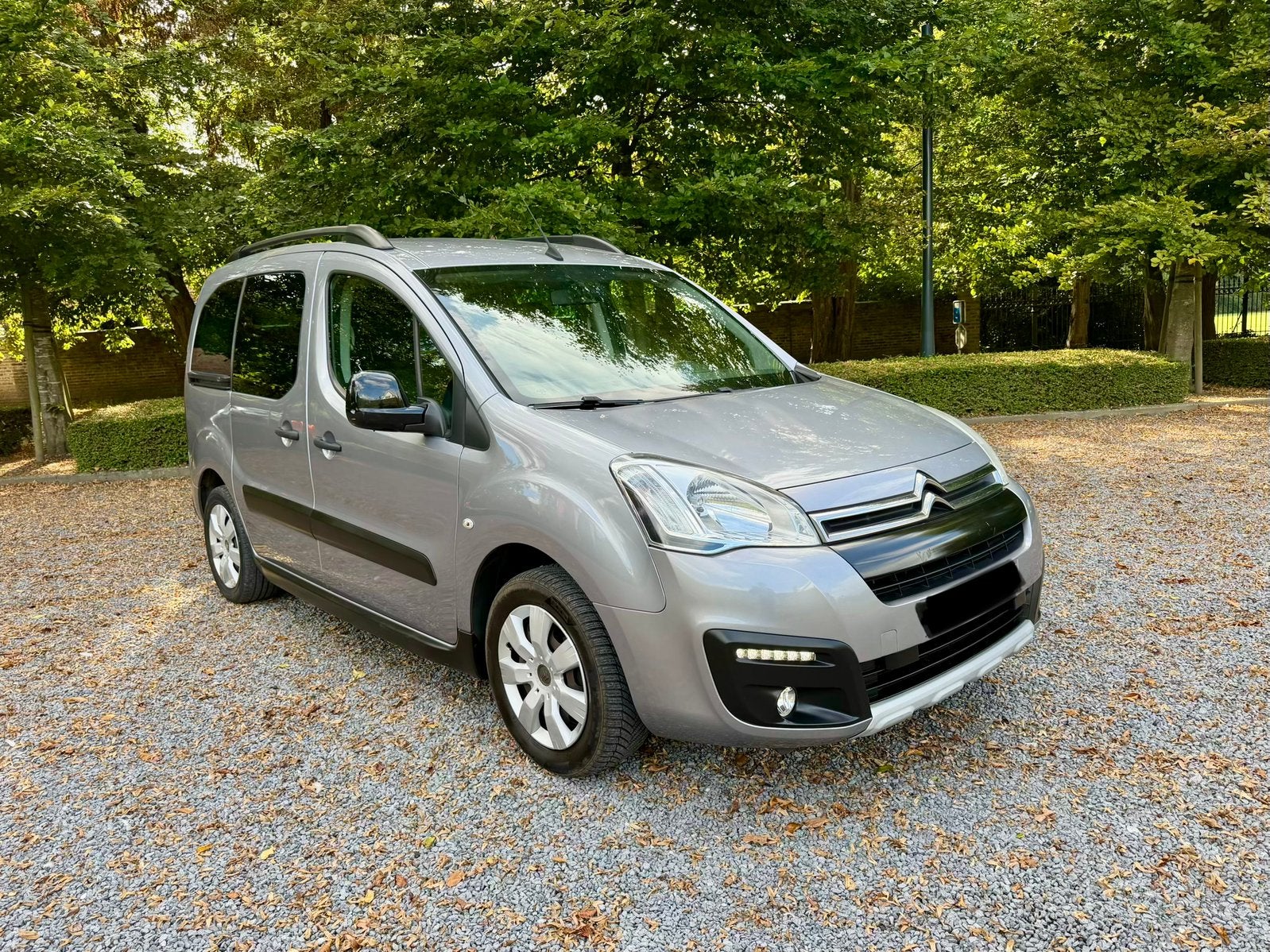 CITROEN BERLINGO 1.2 TURBO 110PK | XTR | LED | NAVI | EURO6B, Voorwielaandrijving, 3 cilinders, 1200 cc, Stof