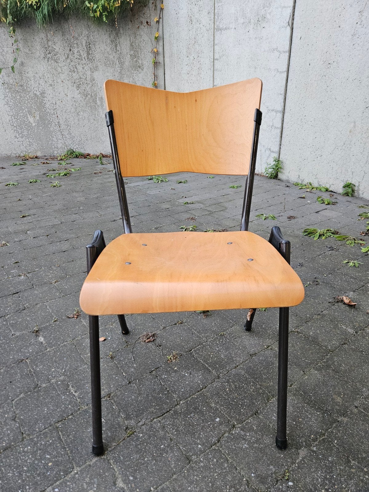 stapelbare stoelen 17 stuks, Ophalen, Gebruikt, Bruin, Metaal