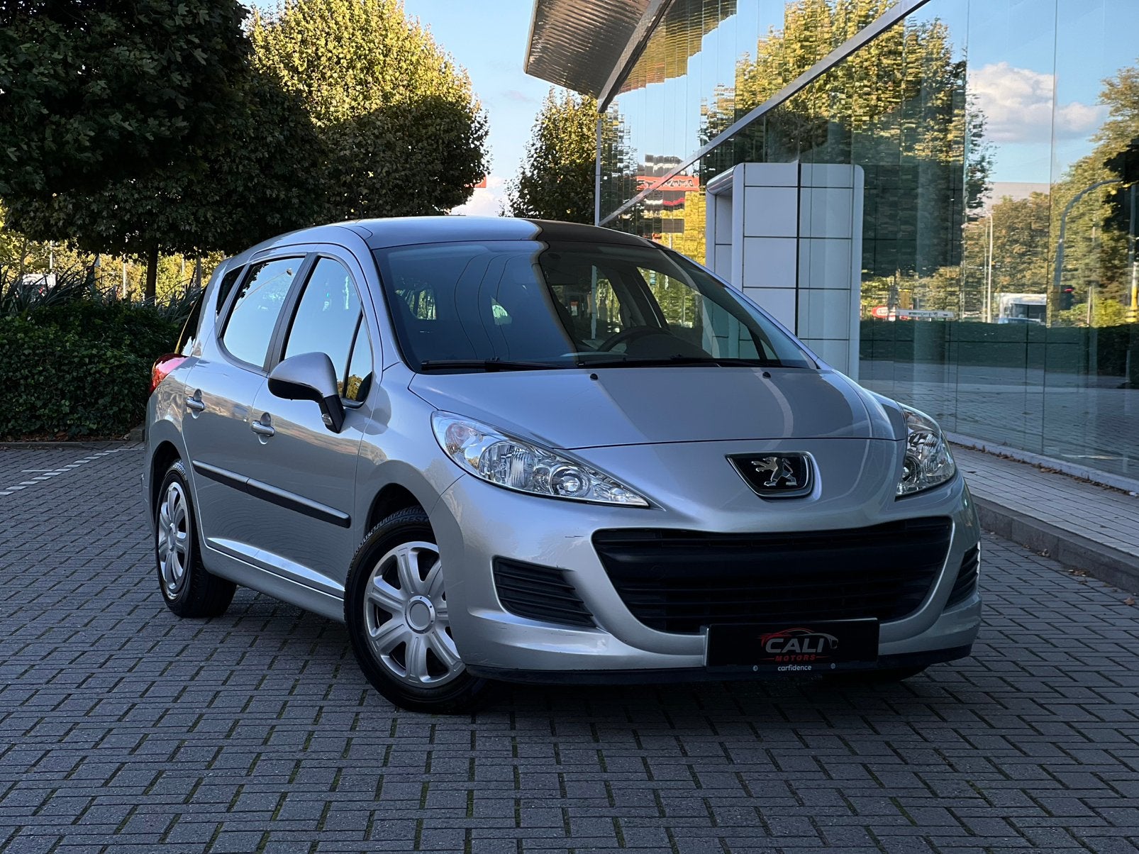 PEUGEOT 207 SW,GEKEURD VOOR VERKOOP, 1 JAAR GARANTIE, Autos, Achat, Vitres électriques, 600 kg, 4 cylindres