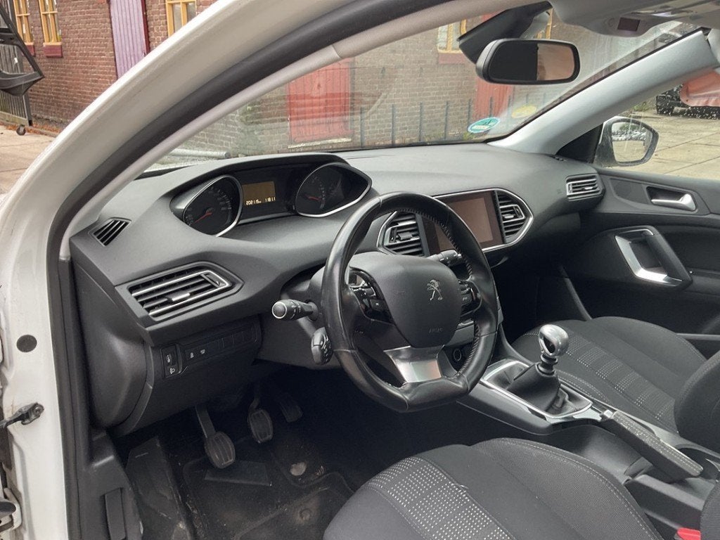 AIRBAG SET + DASHBOARD 308 SW (L4 / L9 / LC / LJ / LR), Kontakt-peugeot@peugeot.com, Gebruikt, Peugeot Deutschland GmbH, Bahnhofsplatz
65423  Rüsselsheim, DE