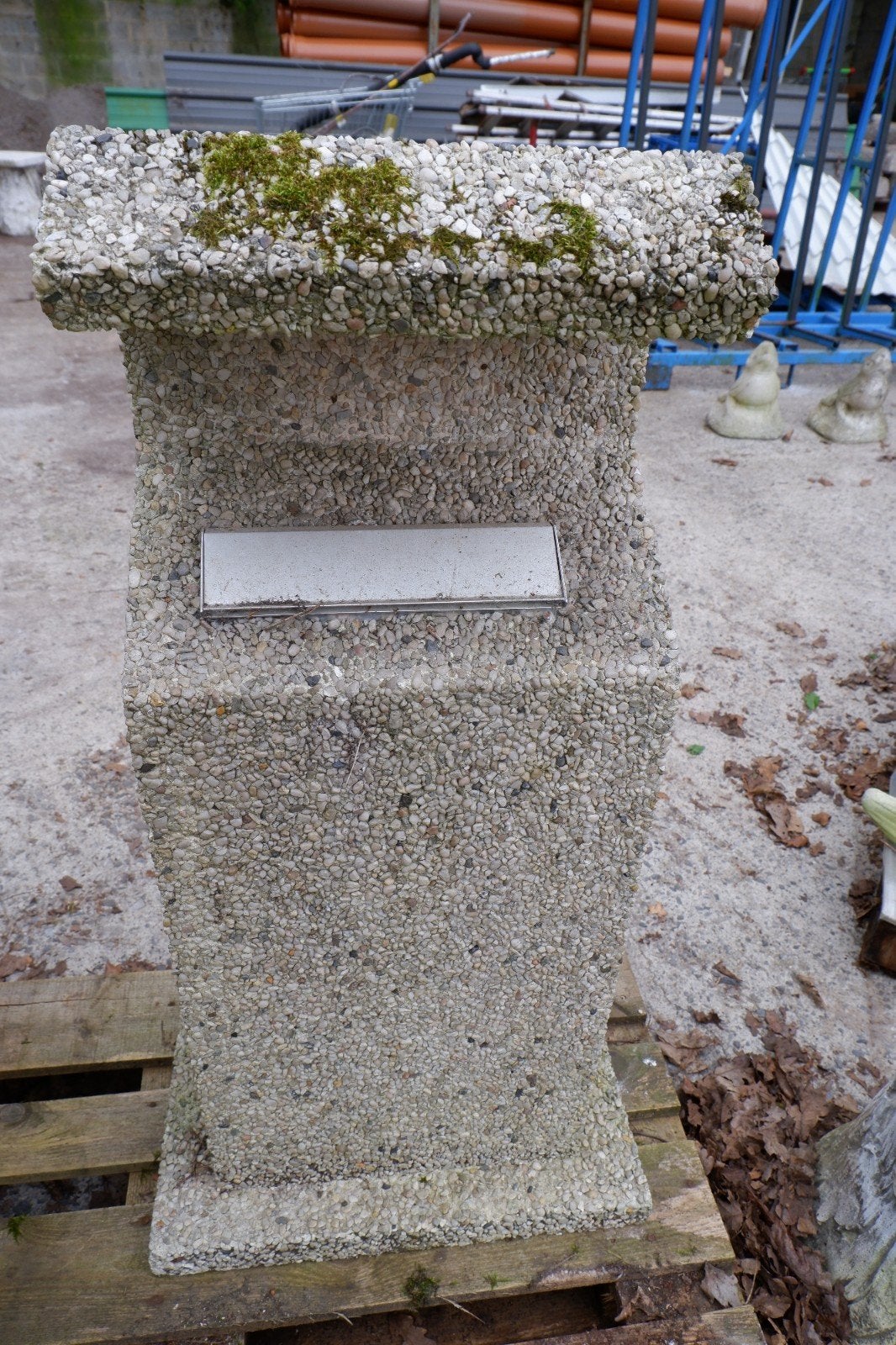 Boîte aux lettres en béton, Beton