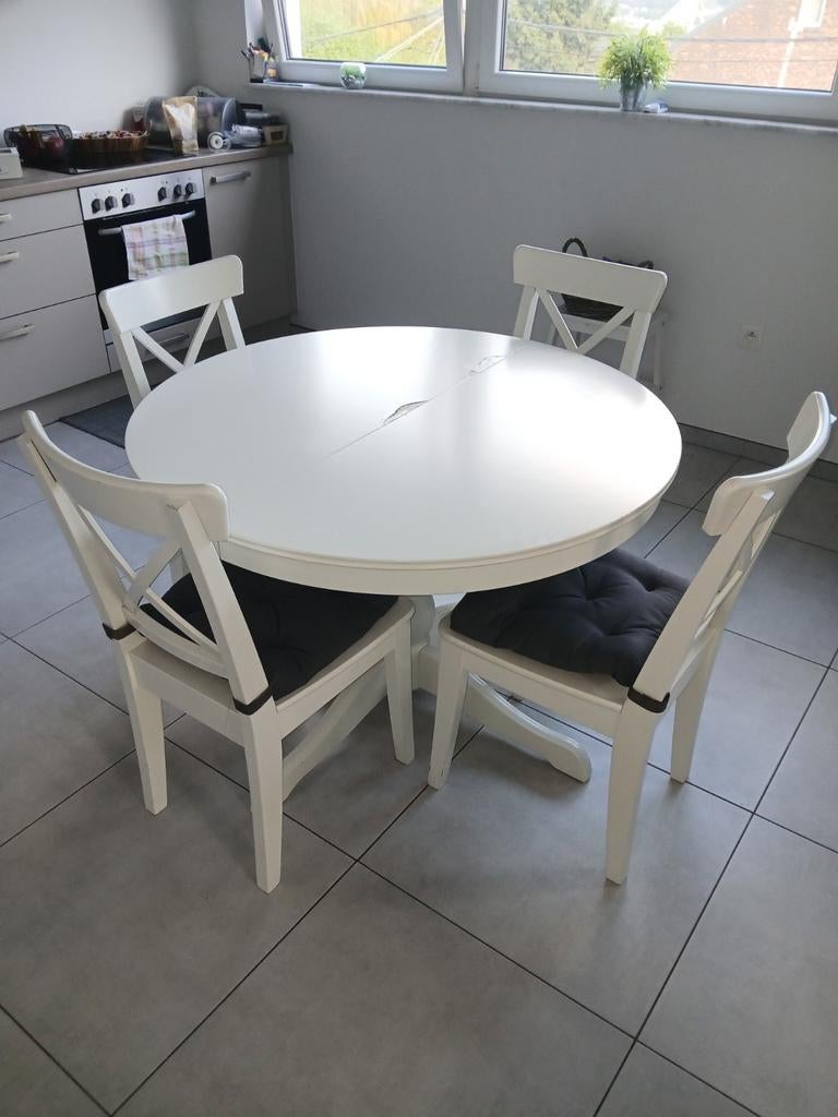 Table ronde de cuisine,elle s'allonge a refaire le dessus