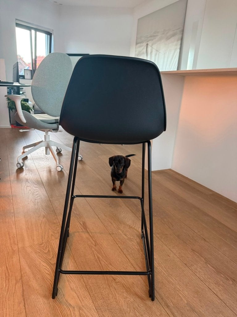 Set van 2 zwarte barkrukken — €30, Huis en Inrichting, Barkrukken, Ophalen, 60 tot 90 cm, Zo goed als nieuw, Metaal