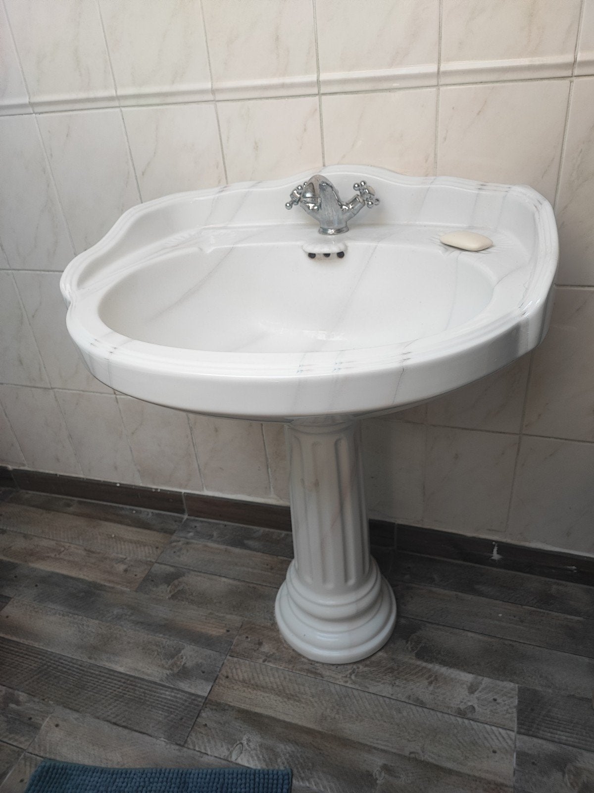Lavabo à colonne classique avec aspect marbré, Enlèvement