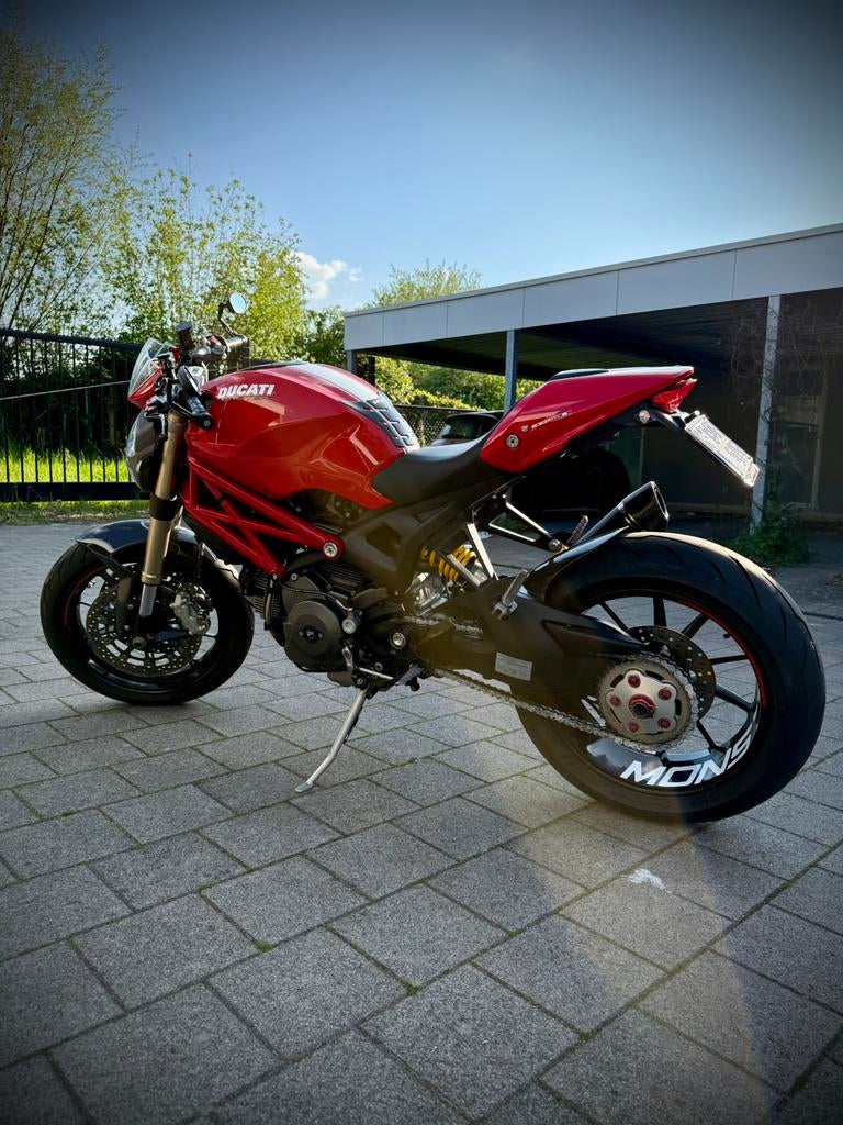 Ducati Monster 1100 EVO - SC Project - Carbone, Motos, Motos | Ducati, Particulier, Naked bike, plus de 35 kW, 2 cylindres, Permis Moto A
