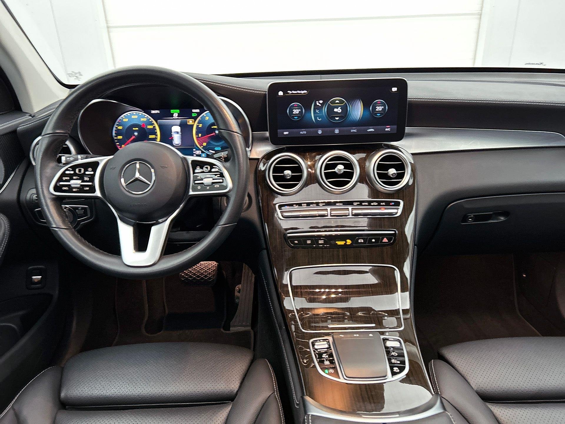 Mercedes-Benz GLC-Klasse 200 SUV 4MATIC AMG Line | Panoramis, Auto's, Mercedes-Benz, Automaat, Gebruikt, Zwart, 4 cilinders