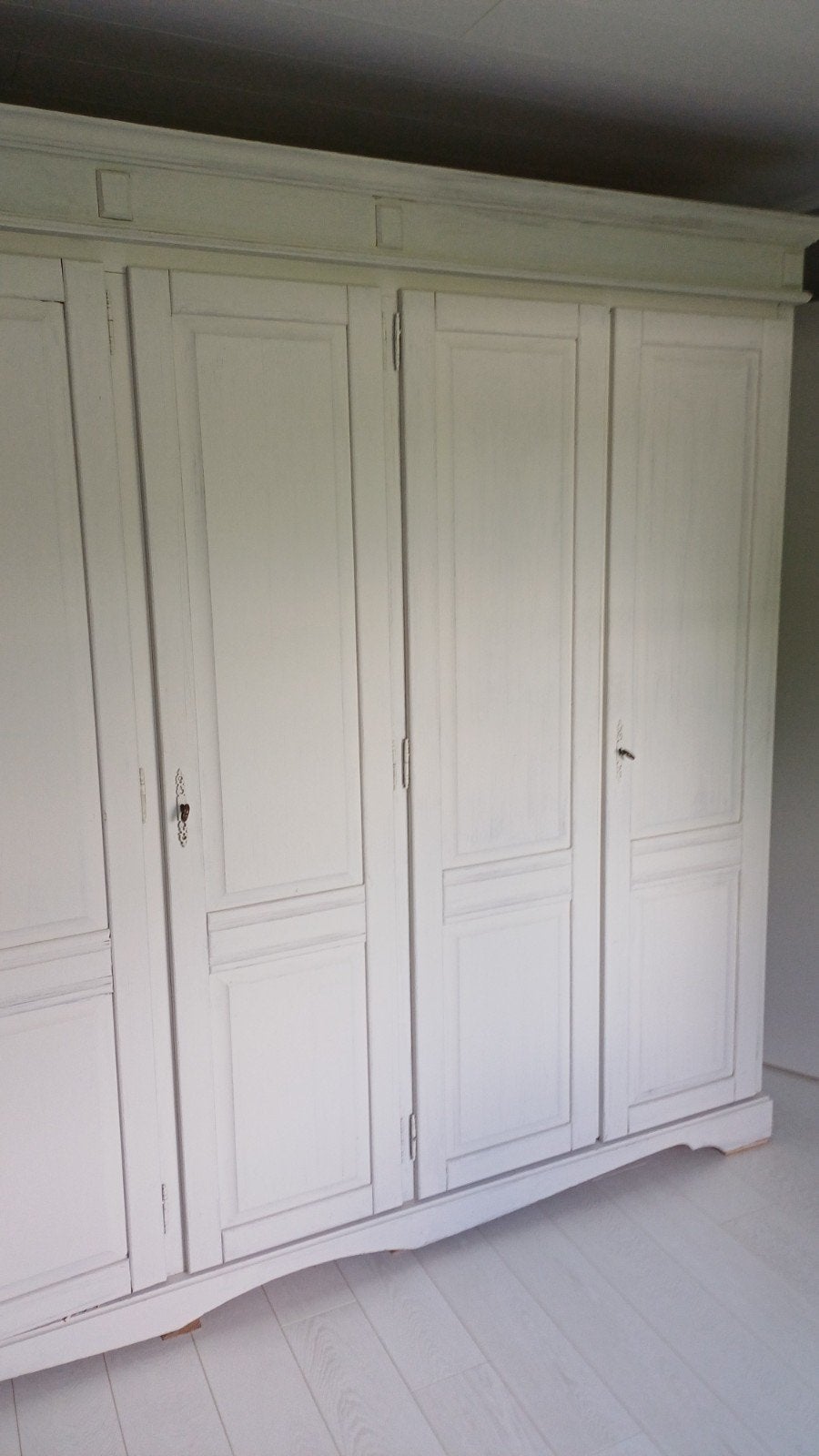 Armoire et commode, Enlèvement