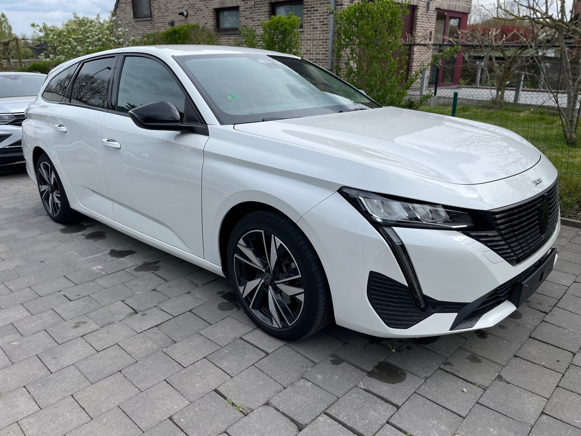 Peugeot 308 BlueHDi S&S Allure Pack EAT8 AUTOMAAT/LEDER/GPS/, Auto's, Automaat, 730 kg, Gebruikt, Euro 6