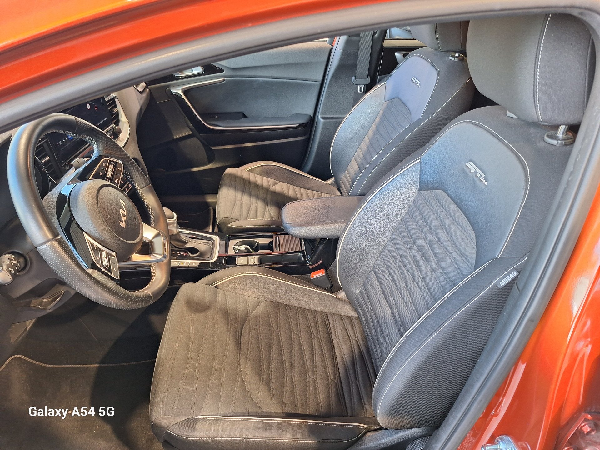 Kia ProCeed PROCEED GT-LINE 1.5T 7DCT - LEZ VALID 2035 - AUT, Auto's, Automaat, Stof, Gebruikt, Bedrijf