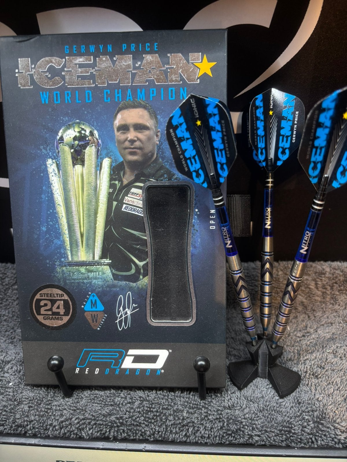Price world champion darts, Sport en Fitness, Darts, Ophalen of Verzenden, Zo goed als nieuw, Flights