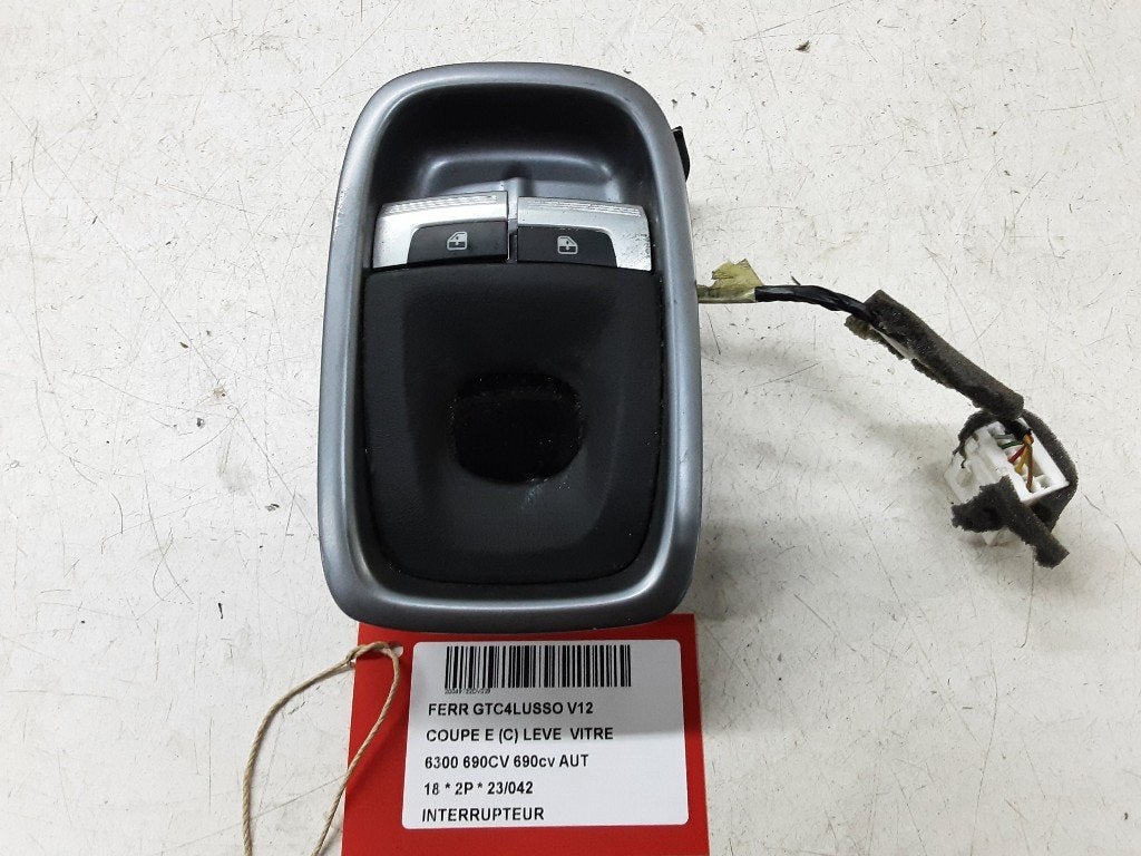 SCHAKELAAR Ferrari GTC4 Lusso (01-2016/-) (1177770), Gebruikt, Mevr. I. Hauben, Ferrari, Rue de l'Espoir 34 34
4030  GRIVEGNÉE, BE