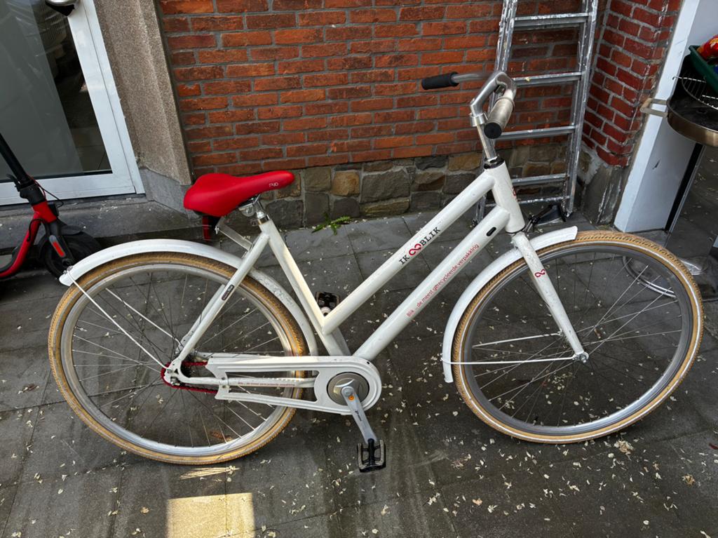 Dames fiets, Fietsen en Brommers, Fietsen | Dames | Damesfietsen, Ophalen, Zo goed als nieuw, Terugtraprem