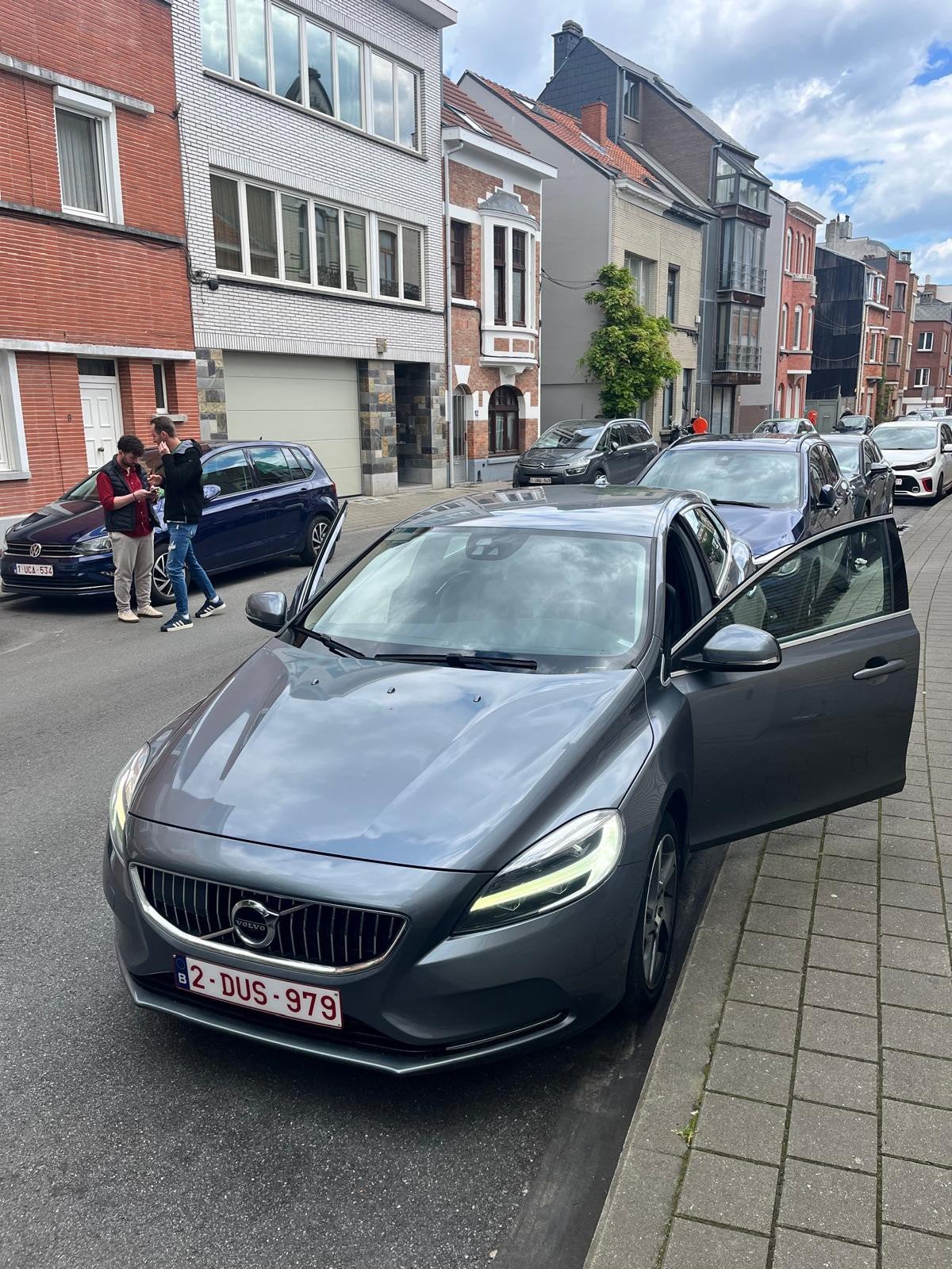 VOLVO V 40 D3 163 ch 2018 EURO 6B, Autos, Cuir, Euro 6, Phares entièrement LED, Boîte manuelle