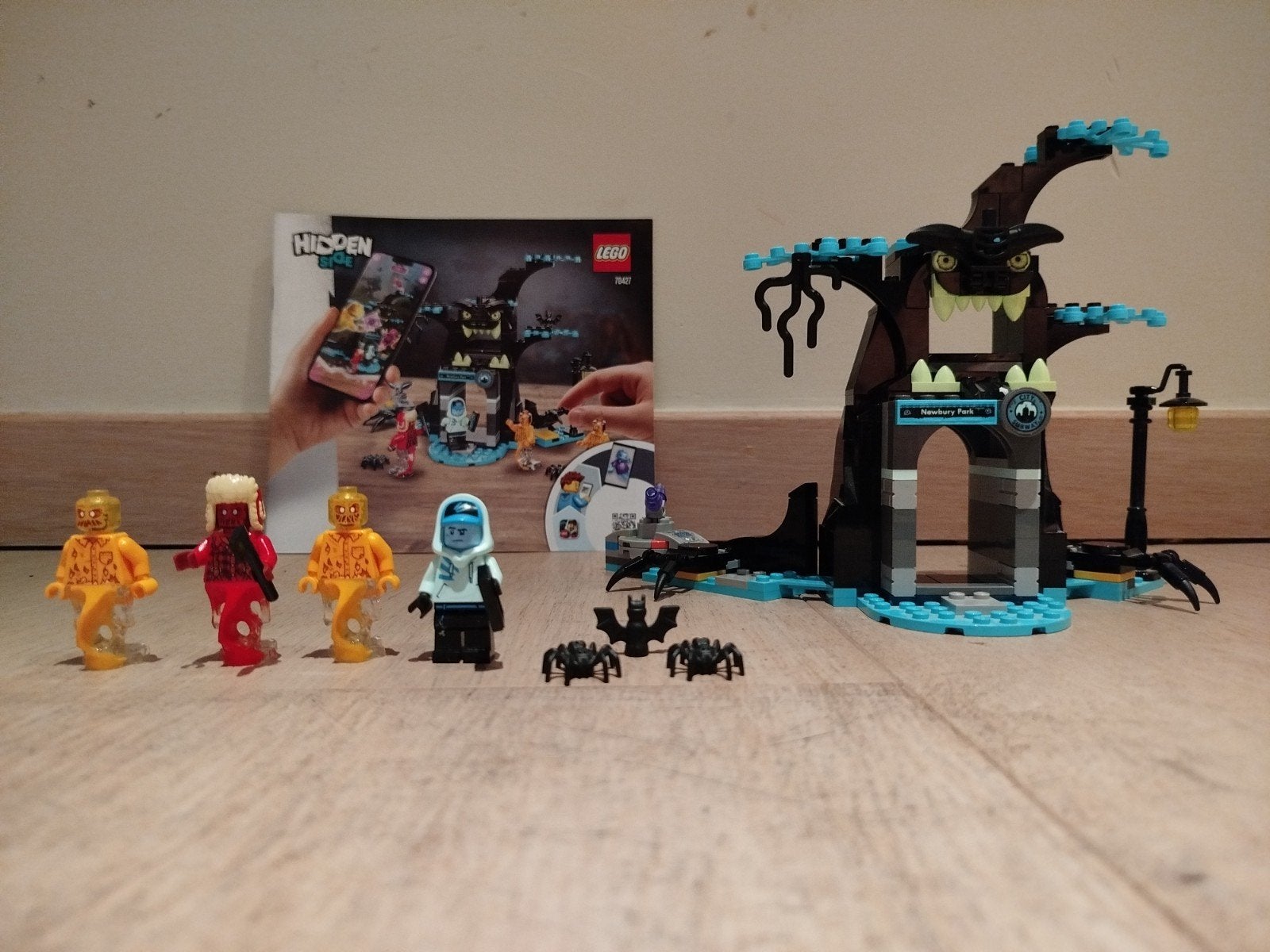 LEGO Hidden Side Welcome to The Hidden Side 70427, Enfants & Bébés, Jouets | Duplo & Lego, Lego, Ensemble complet, Comme neuf
