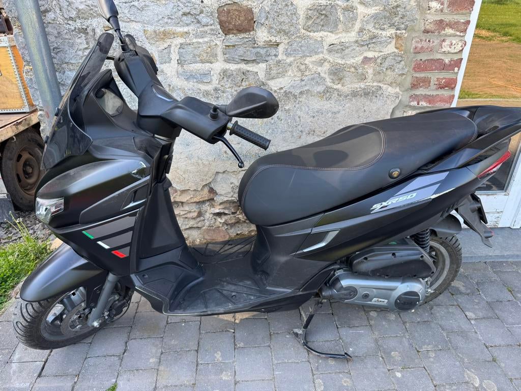 Aprilia SXR50-scooter, Motoren, Scooter, LED Verlichting, Motorrijbewijs A, Gebruikt