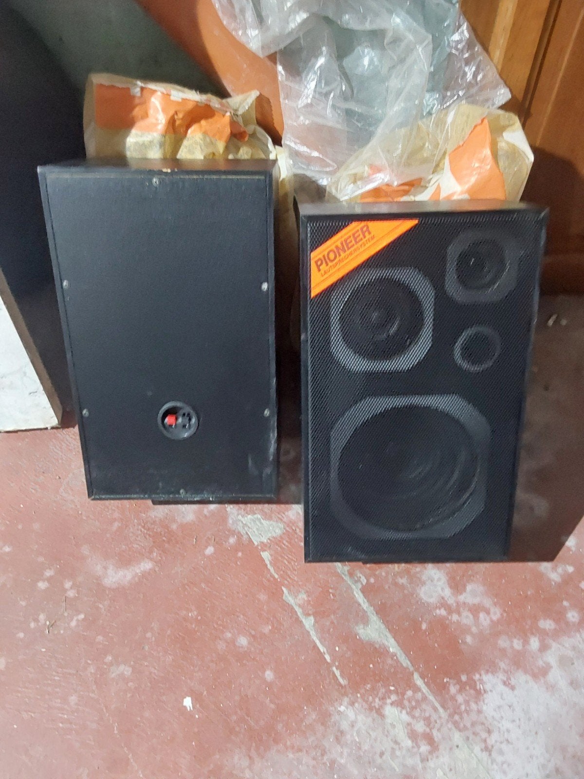 A VENDRE 2 BAFFLES NOIR *PIONEER * 4 voie, TV, Hi-fi & Vidéo, Enlèvement, Enceintes stéréo, Entrée AUX, Pioneer