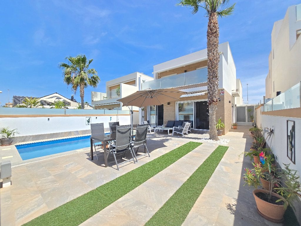 Villa individuelle à Pilar de la Horadada, Ville, Maison d'habitation, 111 m², Pilar de la Horadada