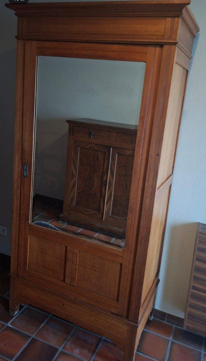 Armoire de hall., Enlèvement