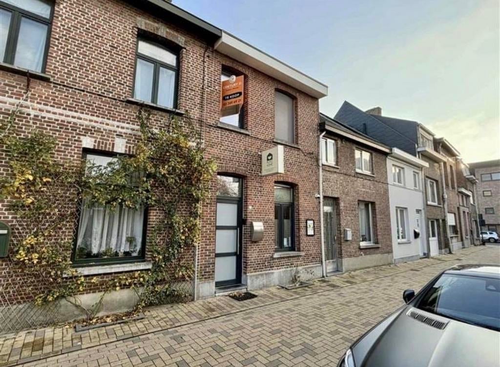 Ruime gezinswoning te koop in Boom, Immo, Huizen en Appartementen te koop, 137 m², Tot 200 m², 3 kamers, Tussenwoning