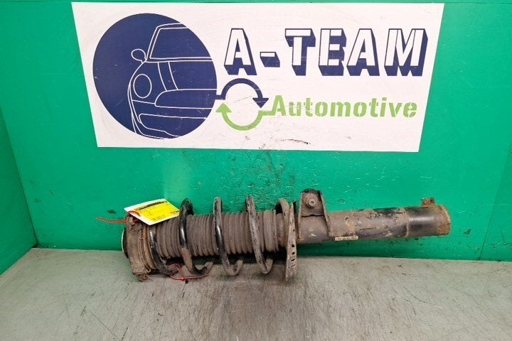 AMORTISSEUR OU ABSORBEUR DE CHOC AVANT DROIT Audi A3 (8P1), Utilisé, Audi