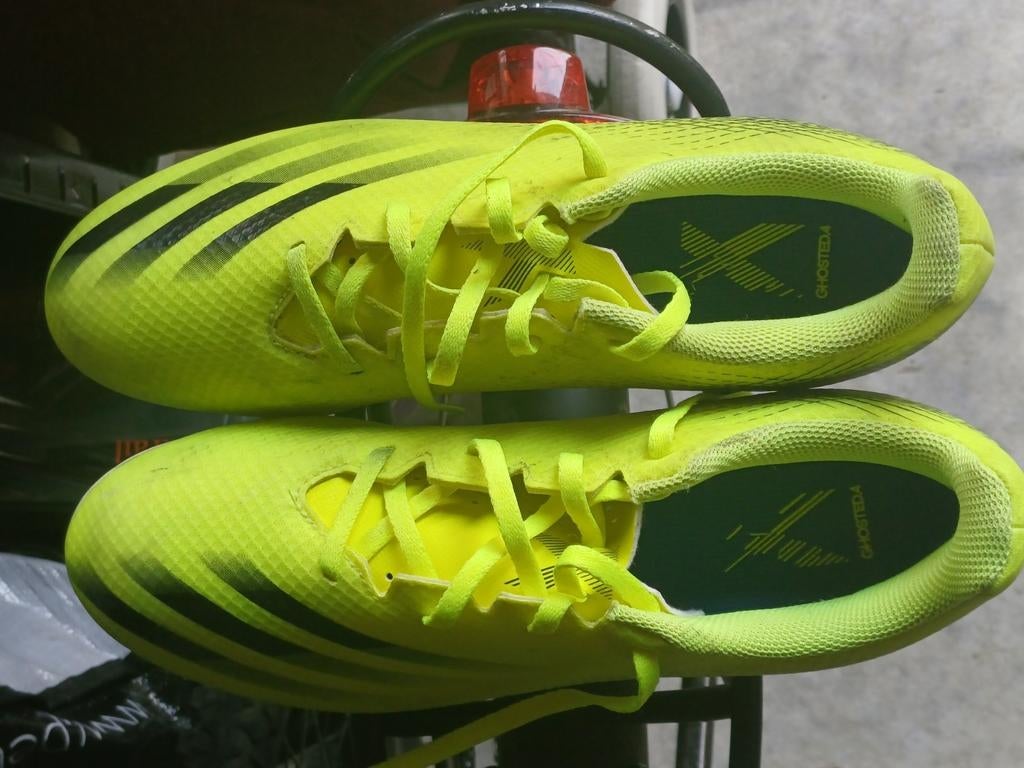 Adidas voetbalschoenen maat 43 1/2, Ophalen, Zo goed als nieuw