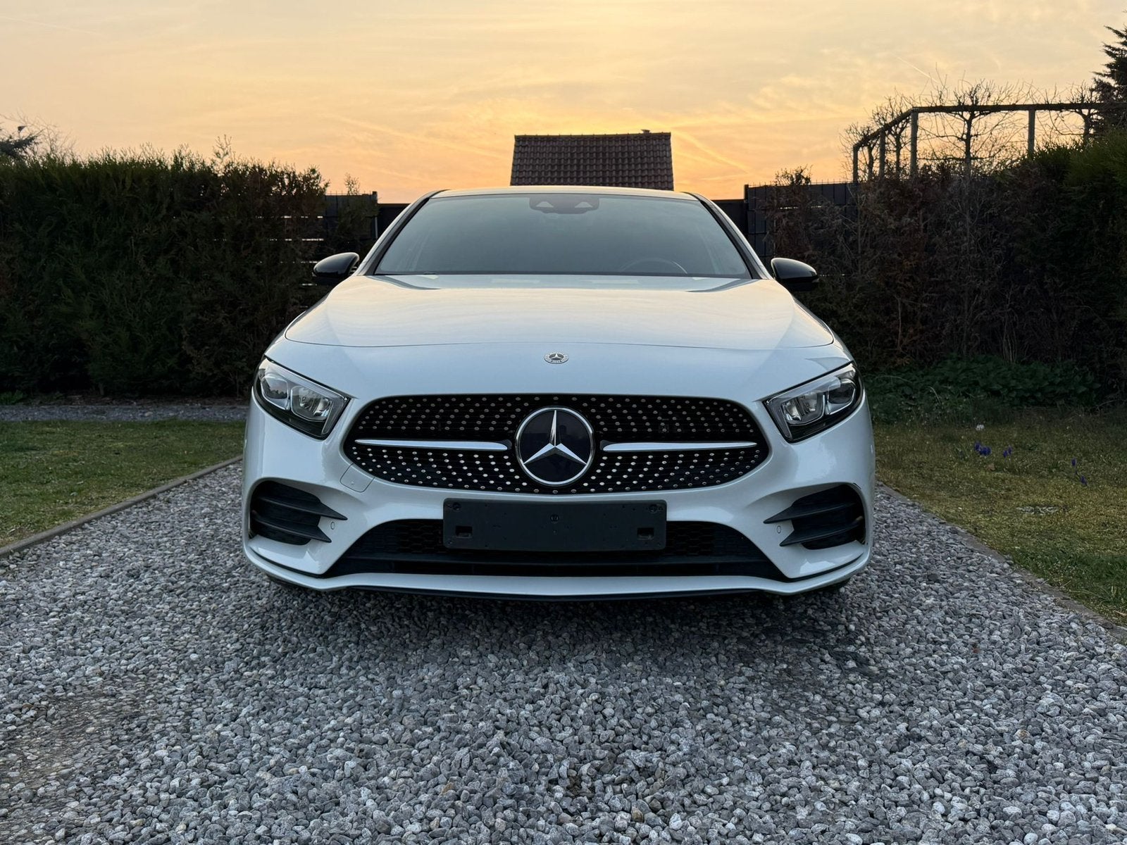 Mercedes A250e plug in hybride 2021 73k km amg pano, Auto's, Wit, 5 deurs, Dealer onderhouden, Zetelverwarming