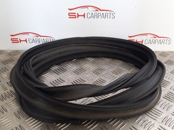 Joint caoutchouc hayon d'un Mercedes A-Klasse, 3 mois de garantie, Utilisé, -, -