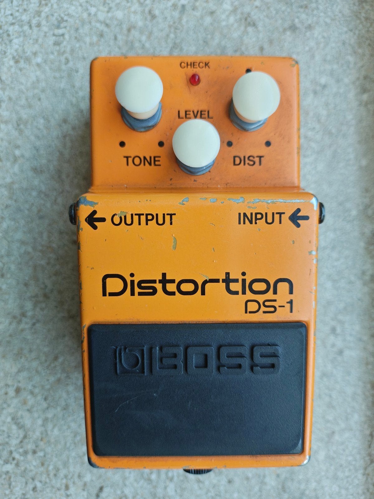 Pédale d'effet BOSS DS-1, avec alimentation câble 3m, Musique & Instruments, Effets, Volume