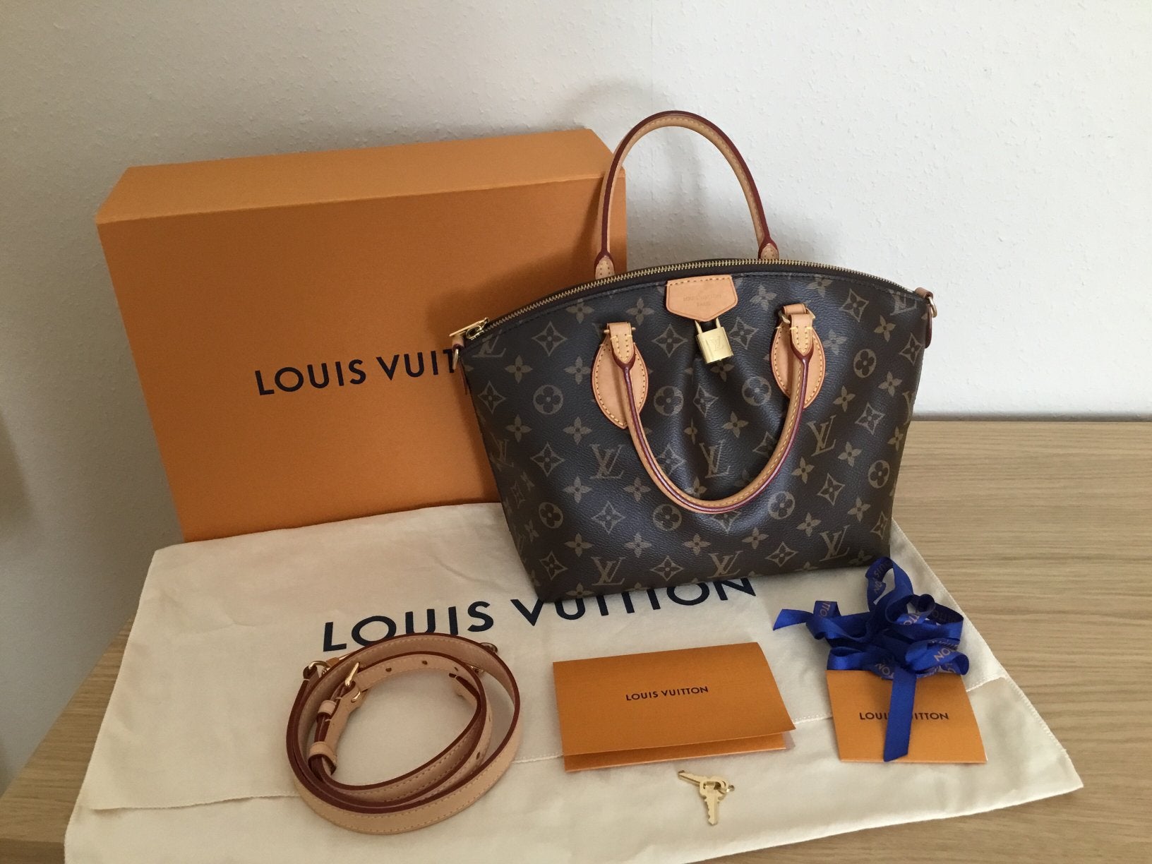Te koop Louis Vuitton Boetie pm monogram, Enlèvement, Comme neuf, Sac à main