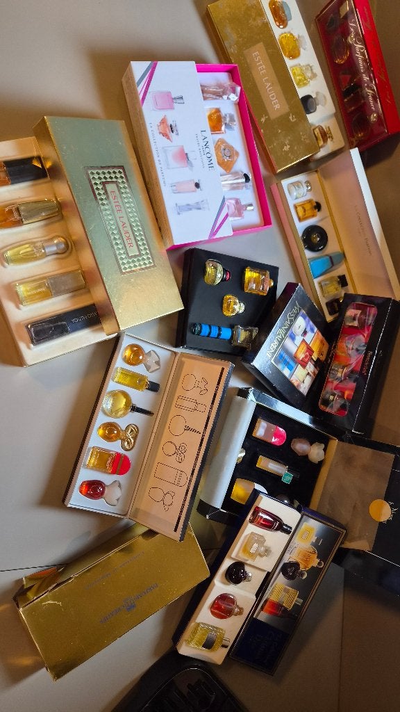 Verzameling miniatuur parfumflesjes (+/- 200 stuks), Ophalen