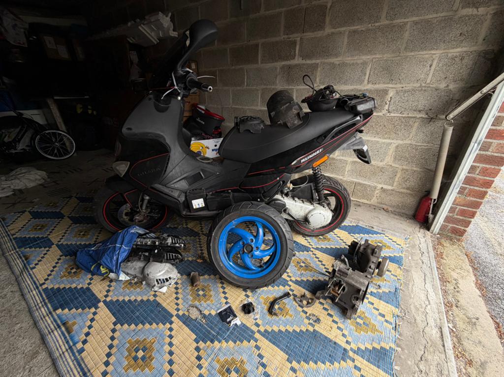 Gilera Runner RST 2005 — Classe B — 600€ PRIX FIXE, Enlèvement