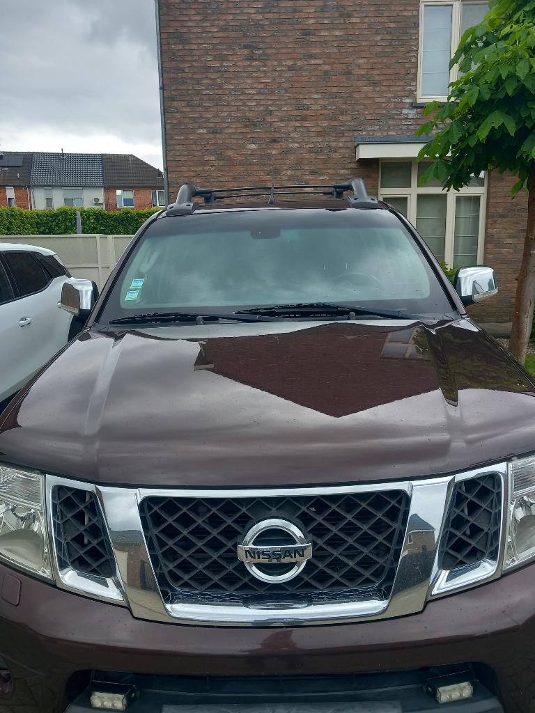 Te  koop Nissan navara 3l v6, Auto's, Nissan, Automaat, NV300 Combi, Bruin, Overige kleuren