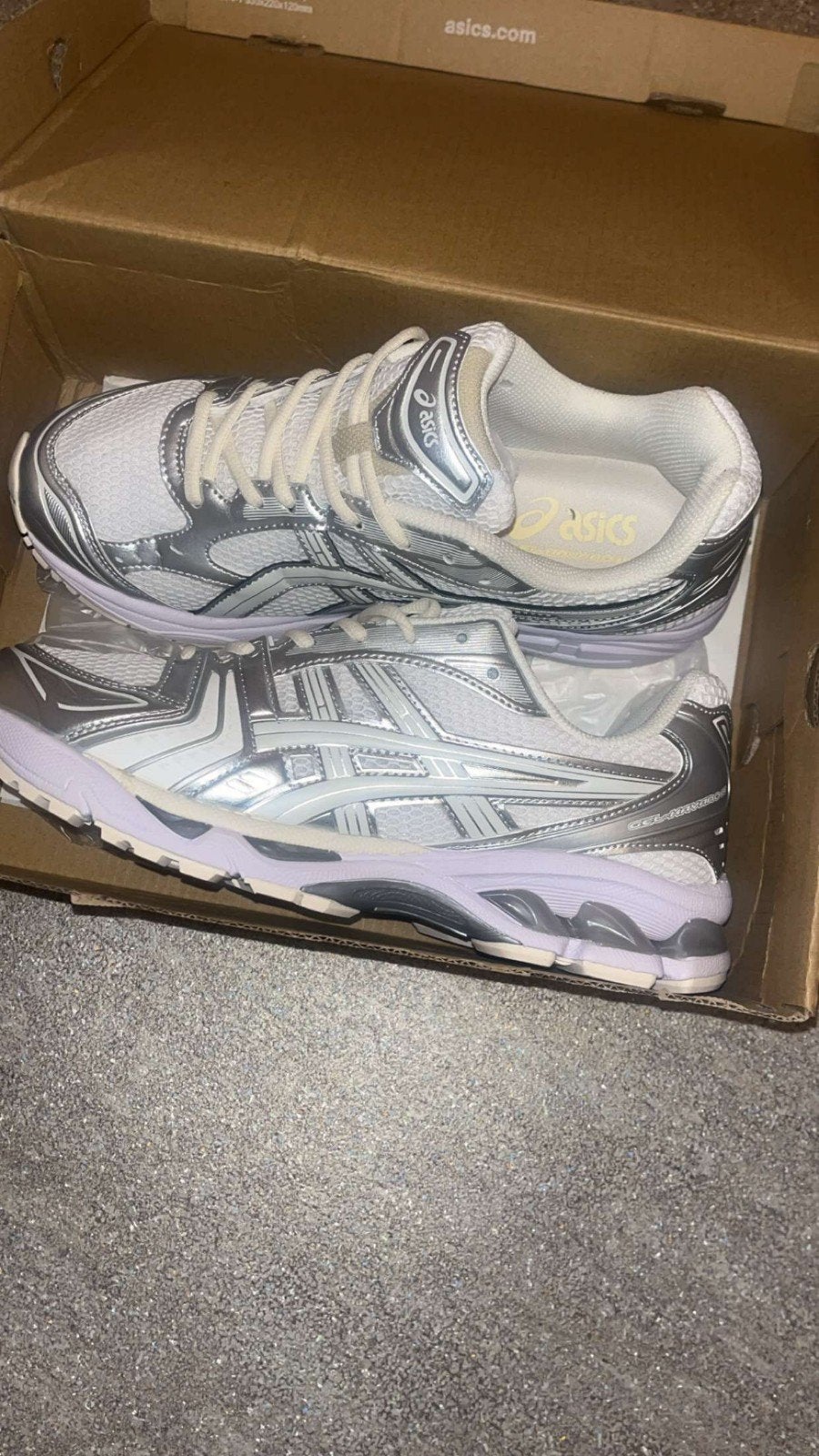 Asics Kayano 14 (tout neuf), Neuf, Enlèvement ou Envoi, Blanc, Asics