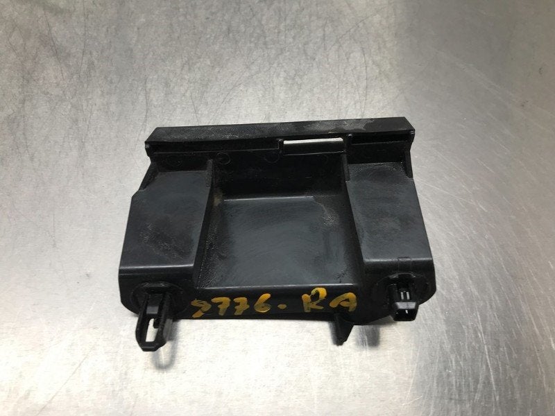 SUPPORT PARE-CHOCS ARRIÈRE DROIT Toyota Land Cruiser (J15), Autos : Pièces & Accessoires, Kundenbetreuung@toyota.de, Toyota, Utilisé