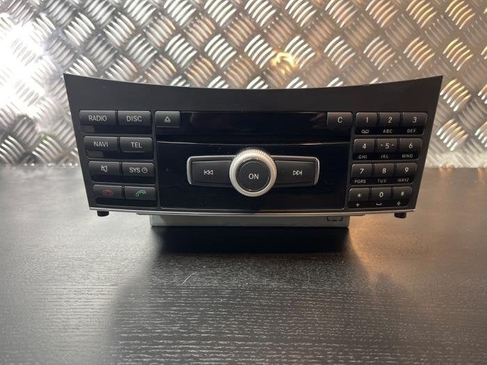 Radio van een Mercedes E-Klasse, Auto-onderdelen, Gebruikt, -, -, 3 maanden garantie