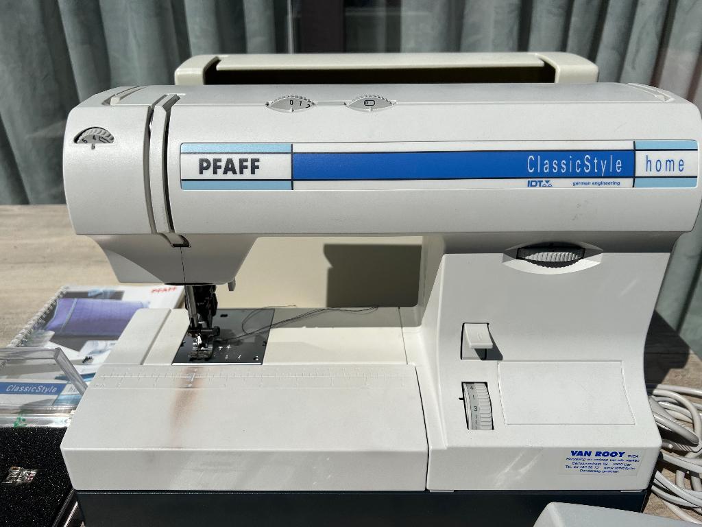 Naaimachine Pfaff 1529, Hobby en Vrije tijd, Naaimachines en Toebehoren, Ophalen, Zo goed als nieuw, Naaimachine, Pfaff