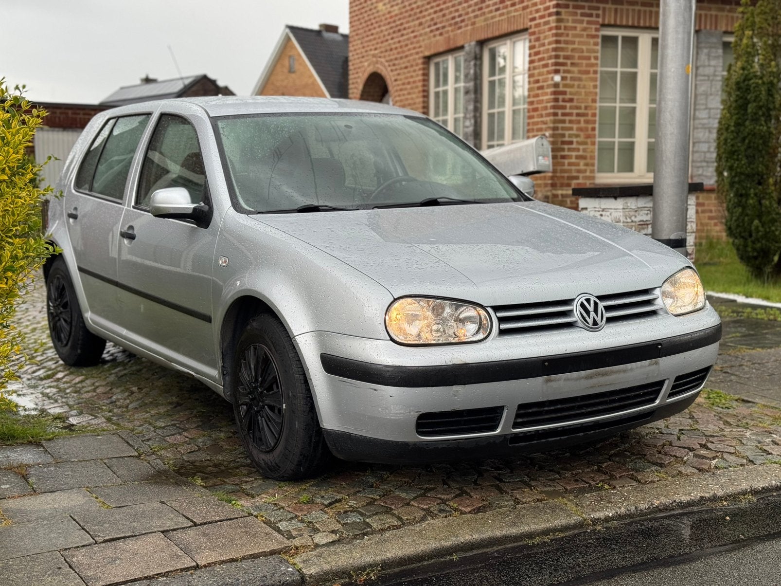 VOLKSWAGEN GOLF / AUTOMAAT! / AIRCO! / EURO 4!, Stof, 1600 cc, Automatische klimaatregeling, 5 zetels