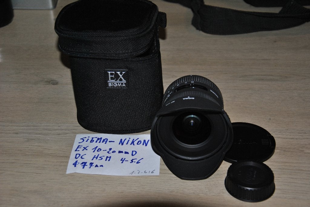 nikon d3000 met 2 lenzen  ( slechts 2504 cliks), Audio, Tv en Foto, Fotocamera's Digitaal, Beeldstabilisatie, Spiegelreflex, Ophalen of Verzenden