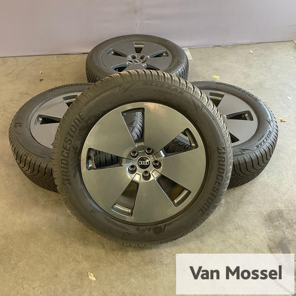 Audi Q8 E-tron Bridgestone Blizzak LM005 255/55/R19 111H, Auto-onderdelen, Banden en Velgen, 19 inch, Gebruikt, 255 mm, -