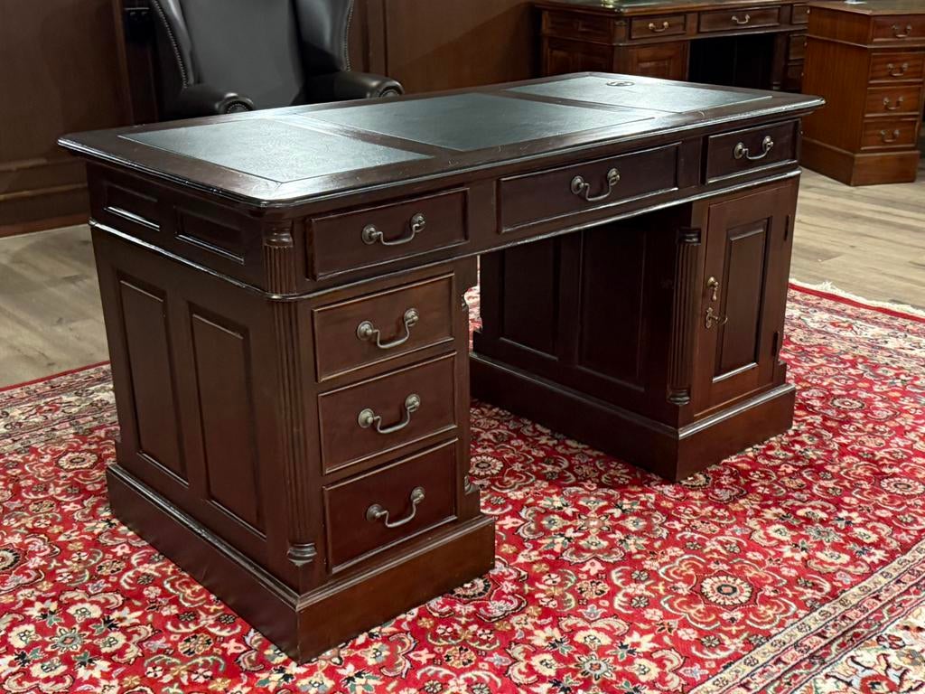 Klassiek Engels bureau #648, Huis en Inrichting, 150 cm, Hout, Bruin, Ophalen of Verzenden