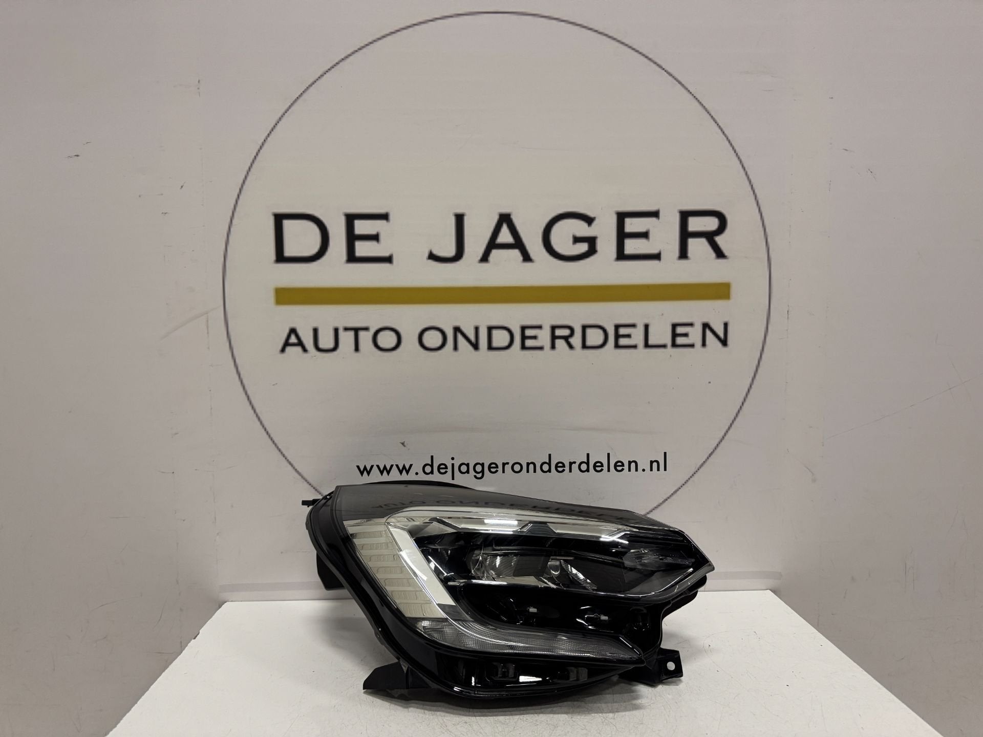 PHARE RENAULT CAPTUR II LED PURE VISION 260104095R DROIT, Renault Group, Contact.group@renault.com, Renault, Utilisé