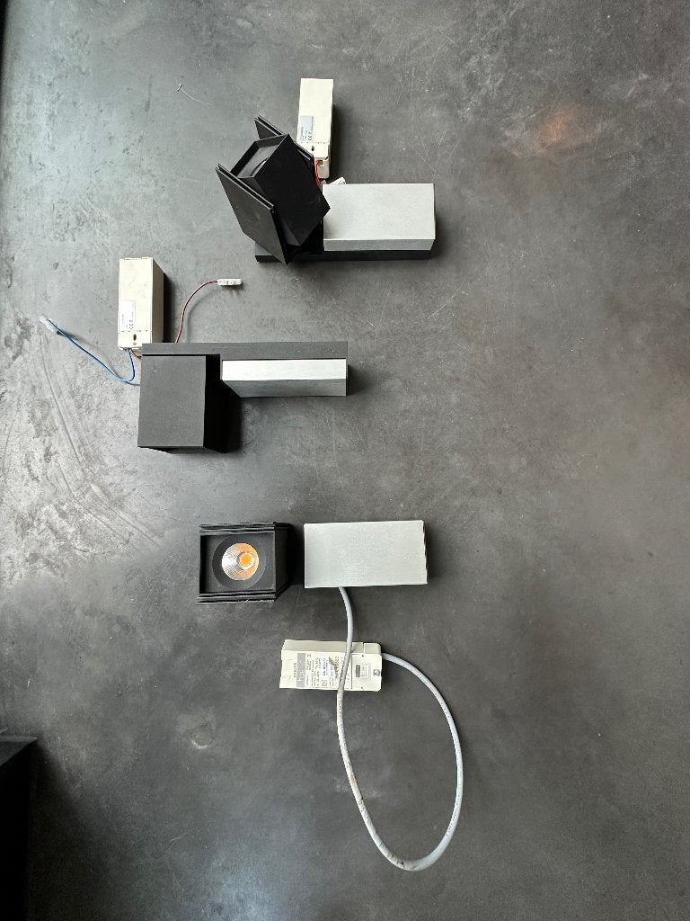 Modular Rektor design spots black alu 3 beschikbaar, Maison & Meubles, Lampes | Spots, Source lumineuse incluse, Spot encastrable ou Spot mural