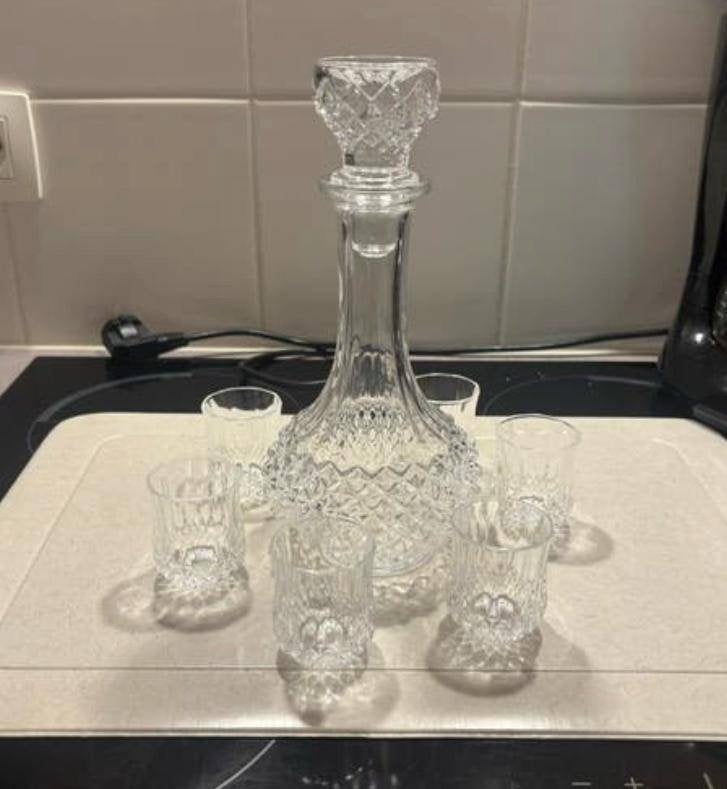 Vintage geslepen kristallen karaf met zes bijpassende glazen, Antiek en Kunst, Ophalen
