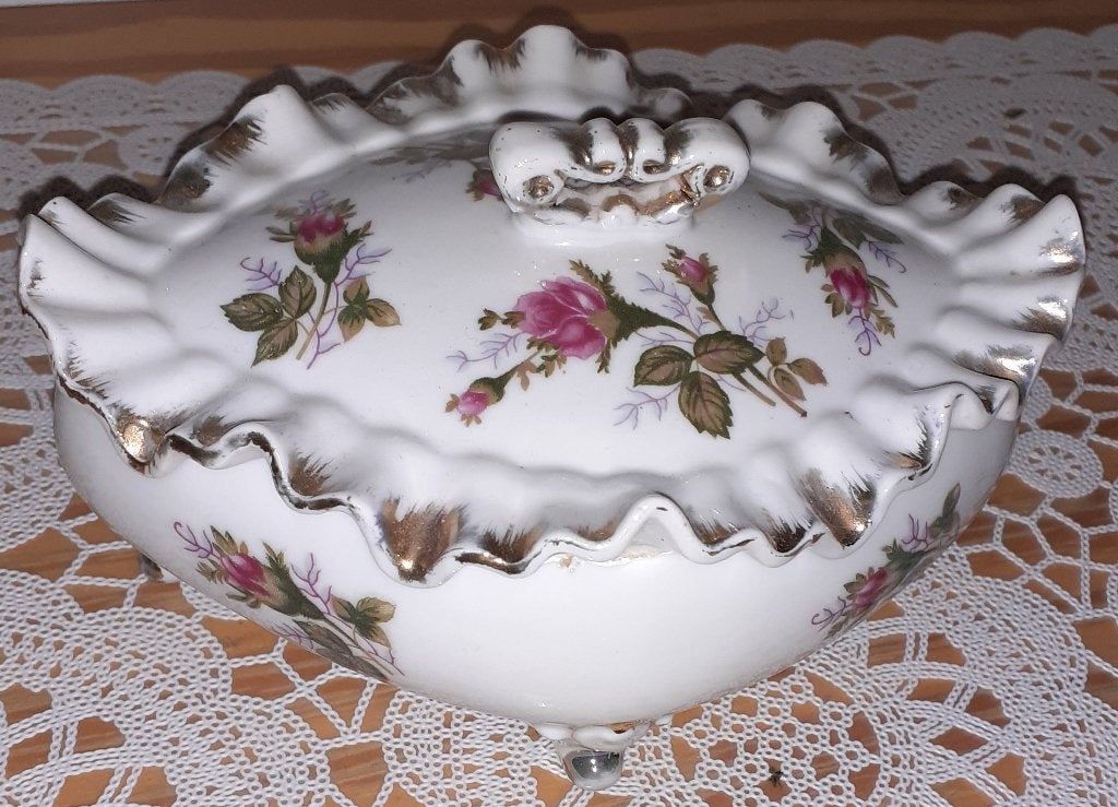 Boîte à bijoux en porcelaine à fleurs - forme losange, Antiquités & Art, Enlèvement
