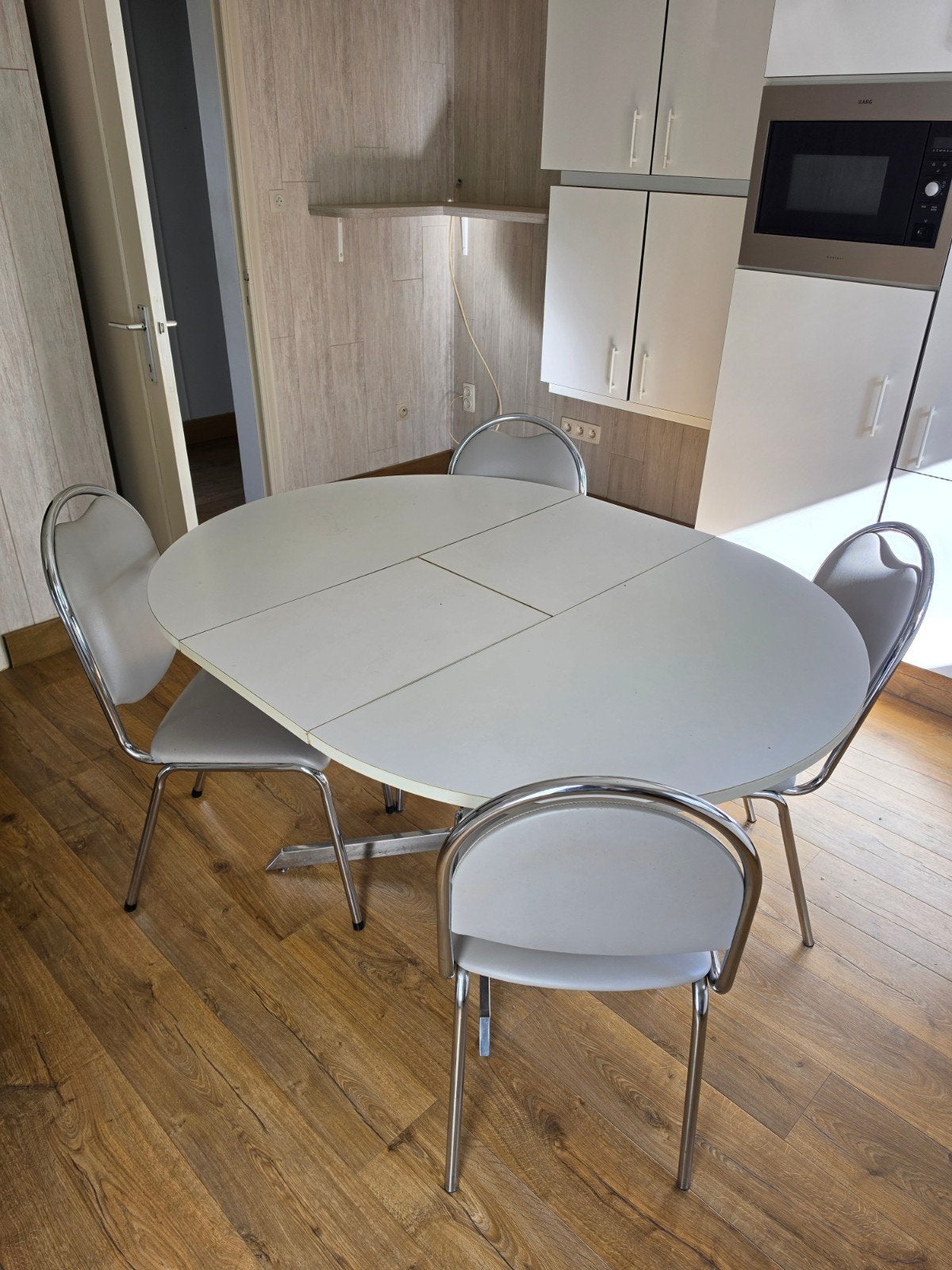 Table de cuisine + 6 chaises, Enlèvement