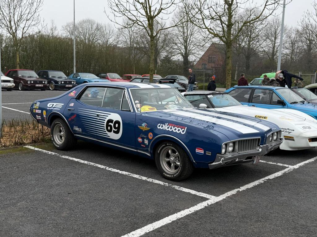 Oldsmobile cutlass 1969, Automaat, 4 deurs, Achterwielaandrijving, Blauw