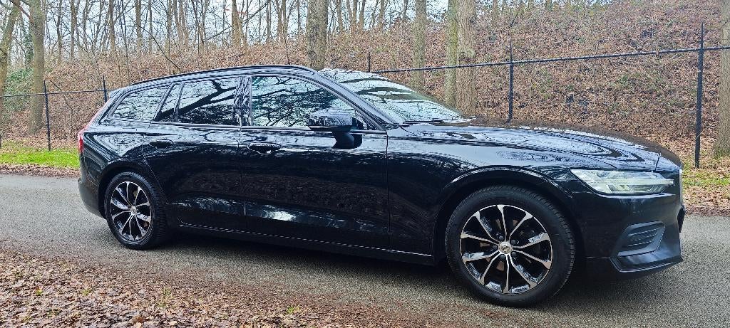 Volvo V60 D4 -  Trouwe Zweed zoekt nieuwe liefde, Autos, Volvo, Achat, Euro 6, Carnet d'entretien, Noir