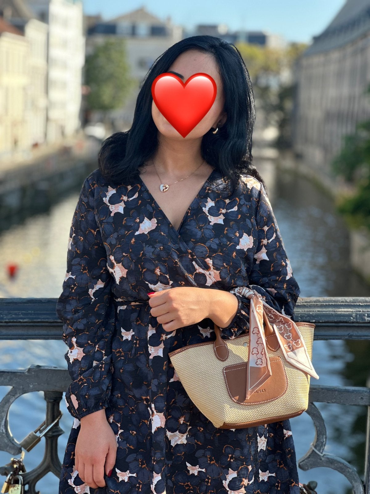 VILA Robe 42/L bleu marine fleurie neuve avec étiquette., Vêtements | Femmes, Enlèvement ou Envoi, Au-dessus du genou, Multicolore