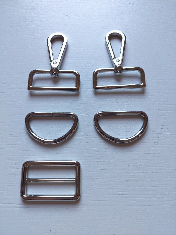 2 mousquetons 38mm + 2 D ring + 1 boucle de sac argent, Enlèvement ou Envoi, Neuf, Tirette ou Fermeture