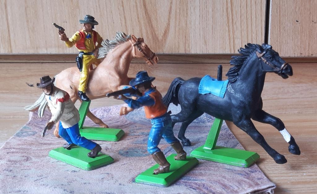 MINIATUUR BEELDJES COWBOYS TE PAARD DEETAIL MADE IN ENGLAND, Ophalen of Verzenden